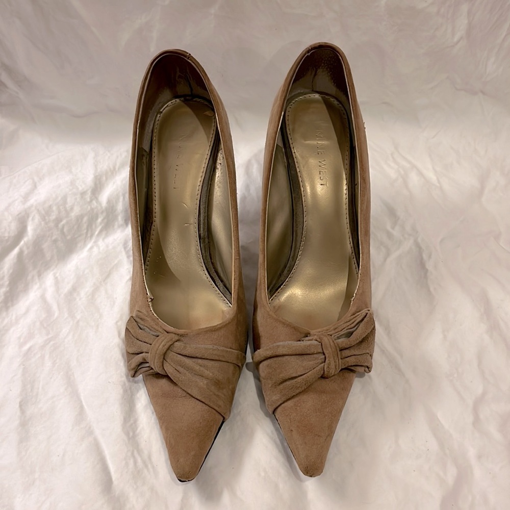 Nude suede Nine West pumps